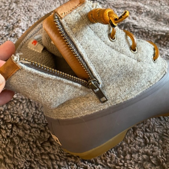 SPERRY TOP SIDER Women’s Wool Embossed Saltwater Duck Boots - Picture 5 of 10